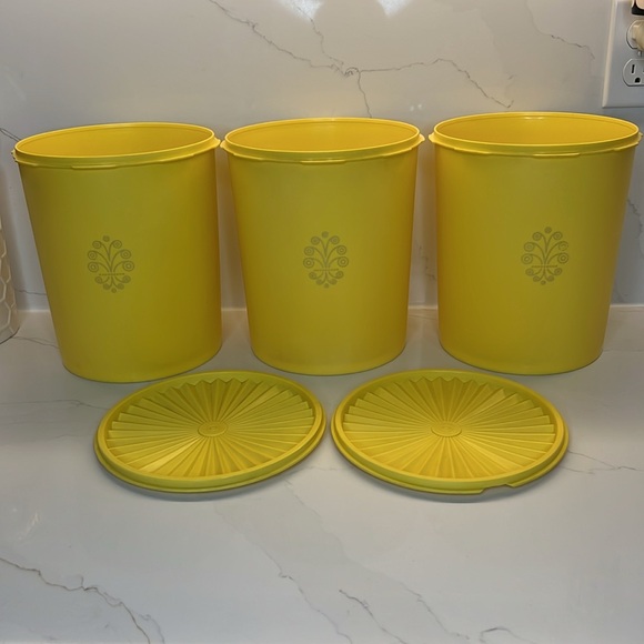 70’s VNTG lot 3 yellow Tupperware, containers ( holds Flour/Sugar/Coffee/Rice) - Picture 2 of 13